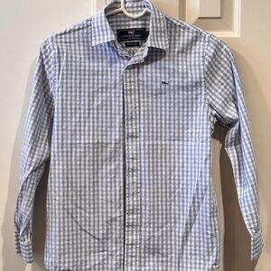 Vineyard vines youth long sleeve button down shirt. Size: S. Grey/white plaid